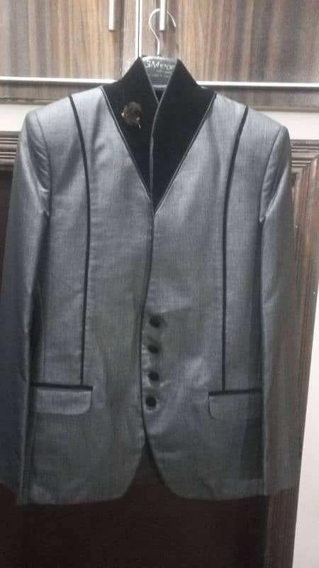 Eden Robe tow piece suit just 1 time wear like new 12