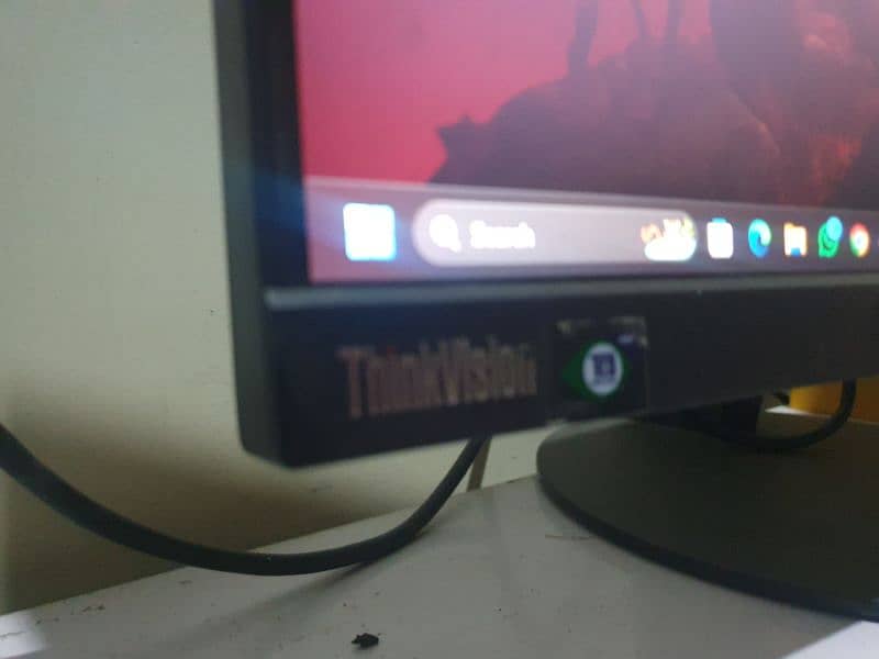 Lenovo Thinkvision Bezelless Monitor 24 ainches 5