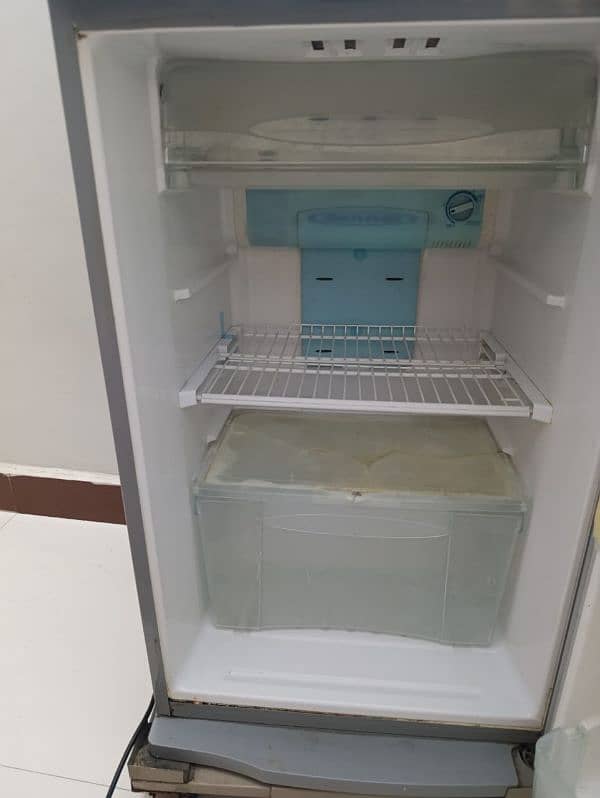 Toshiba Fridge - Non Frosting 4