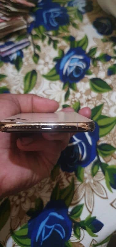 Iphone Xs ( 64Gb ) Sim 2 Month 4