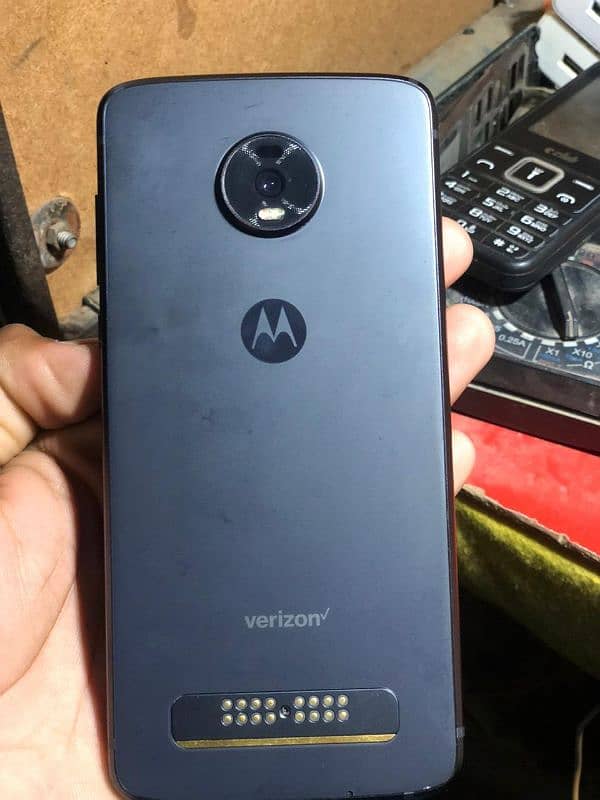 Moto z4 5g 1