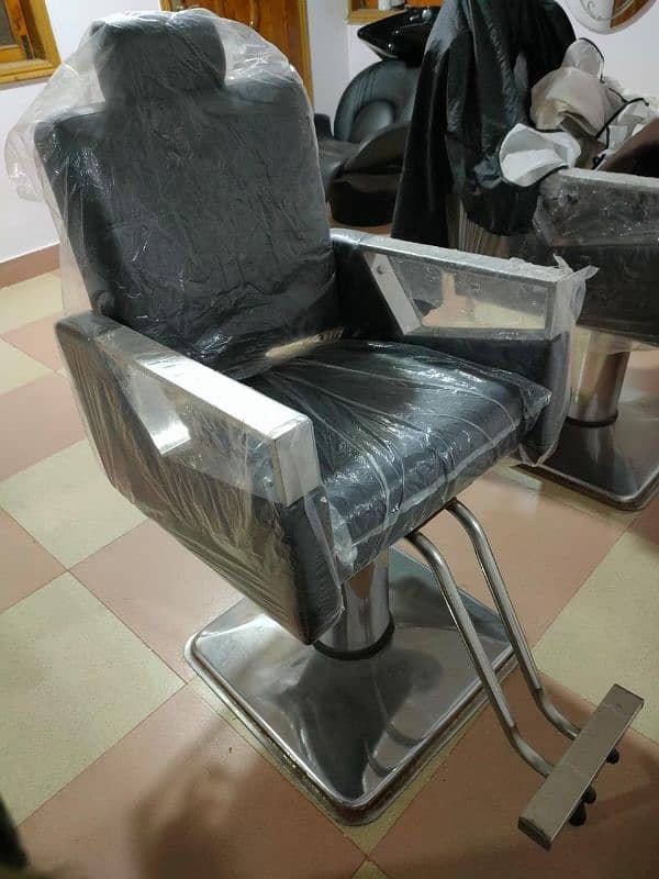 Beauty Parlor (Furniture + other Items) for sale 12