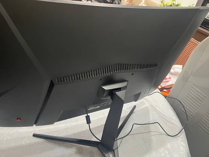 MSI curved Monitor 165Hz 3