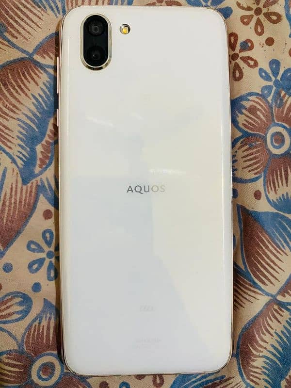 sharp Aquos r2 [non pta] 1