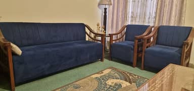 5-Seater Sofa Set - Excellent Condition
                                title=