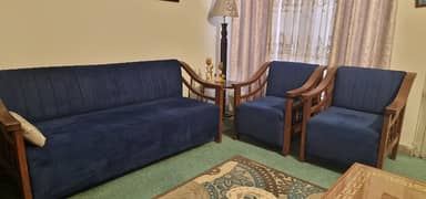 5-Seater Sofa Set - Excellent Condition
                                title=