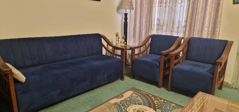 "5-Seater Sofa Set - Excellent Condition 1