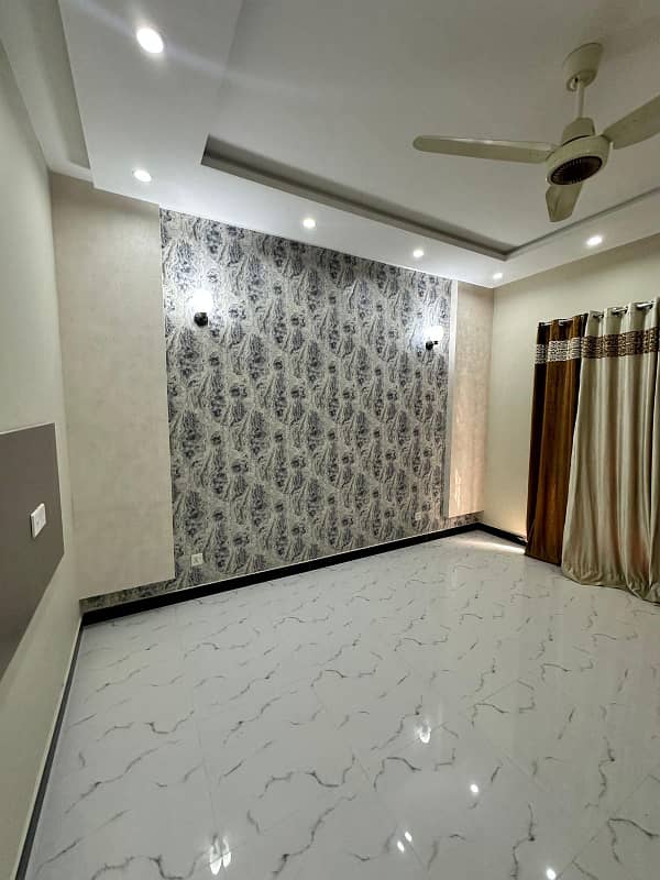 10 MARLA LIKE A NEW CONDITION UPPER PORTION EXCELLENT HOUSE FOR RENT IN JANIPER BLOCK BAHRIA TOWN LAHORE 3