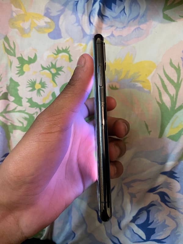 Iphone XS 64GB non PTA 5