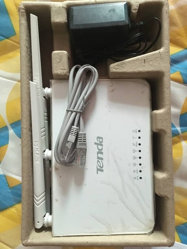 Tenda F3 N300 Wi-Fi Router (just 2month used) 2