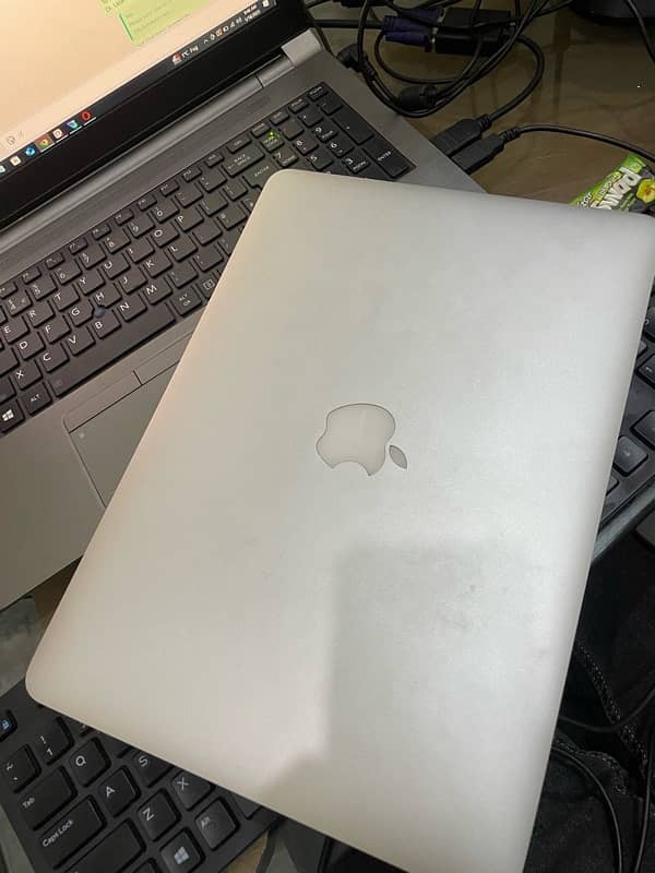 Macbook 13 (AIR) total geniune no open repair 6