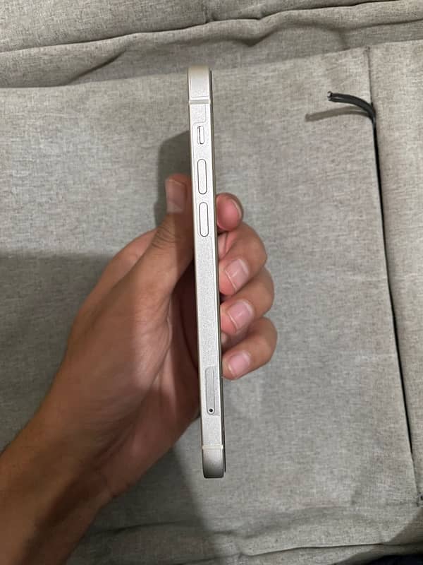 IPHONE 12 White color 64gb JV 2