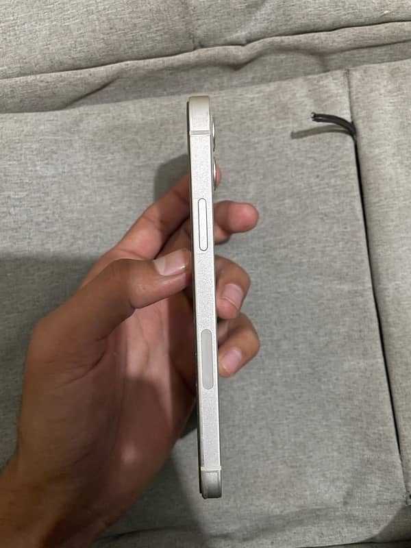 IPHONE 12 White color 64gb JV 4