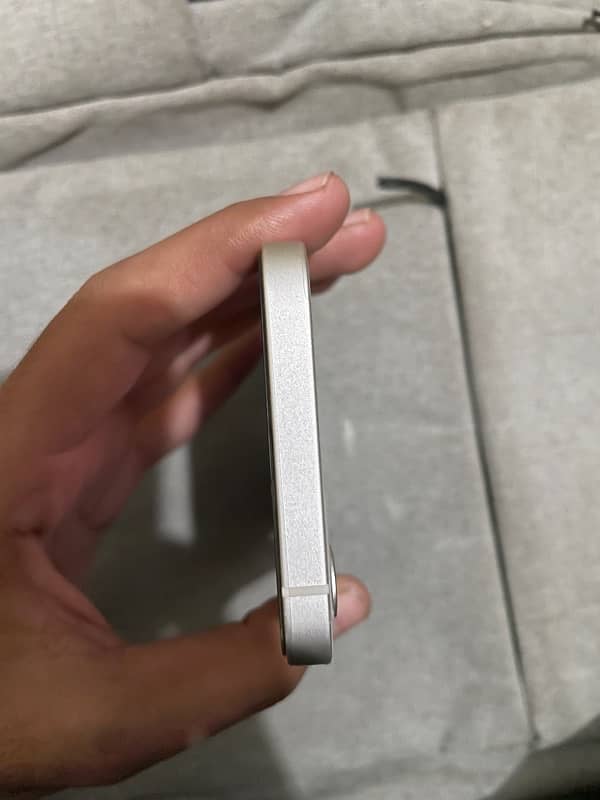 IPHONE 12 White color 64gb JV 5