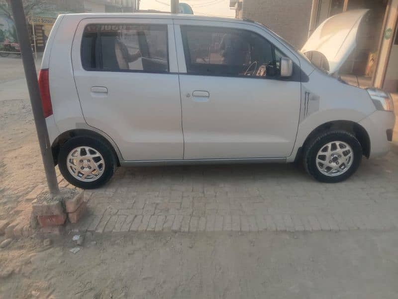 Suzuki Wagon R 2018 3