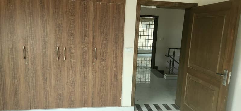 5 MARLA BRAND NEW EXCELLENT CONDITION GOOD IDEAL HOUSE FOR RENT IN BB BLOCK BAHRIA TOWN LAHORE 4