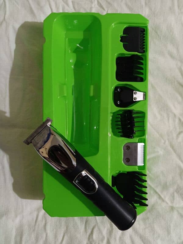 WAHL -LITHIUM-LON RECHARGABLE TRIMMER FULL GROOMING KIT MADE IN USA 4