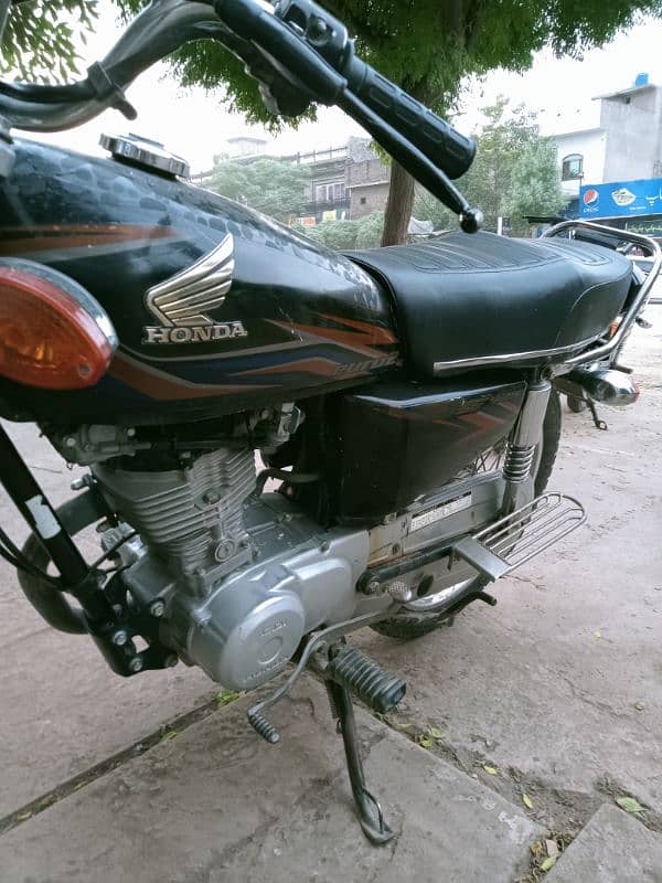 Honda 125 Good Condition 3