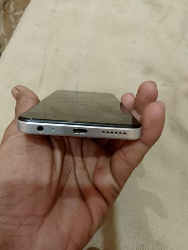 infinix smart 8 plus 10/10 condition 4