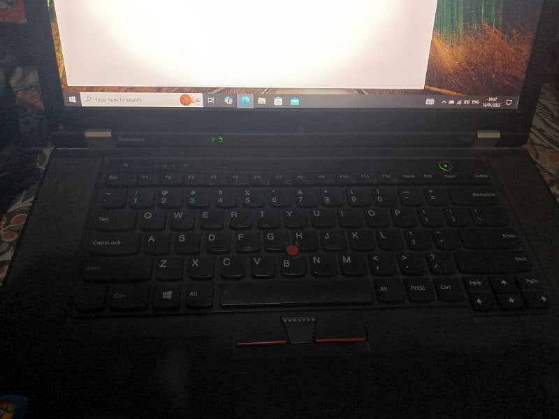 urgent sela New condition he bilkul Lenovo Thinkpad he 6