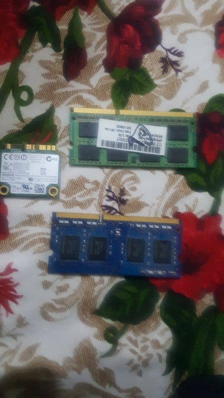 2x 4GB RAM 1x wlan adopter of laptop 1