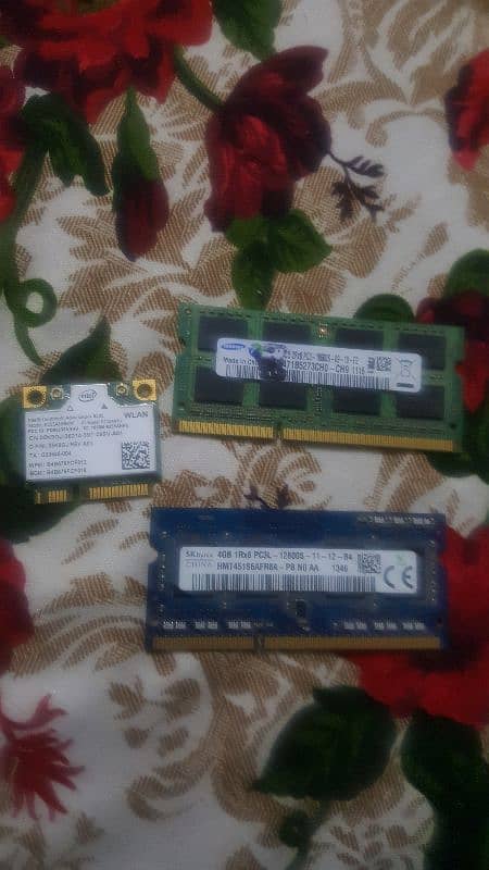 2x 4GB RAM 1x wlan adopter of laptop 2