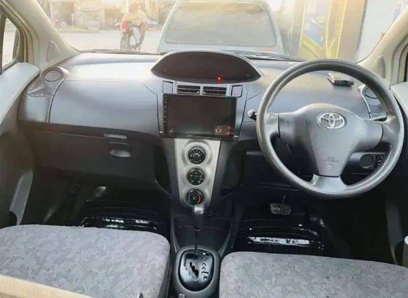 Toyota Vitz 2012 1