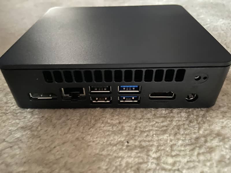 Intel NUC Atlas Mini PC - Essential Kit NUC11ATKC4 1