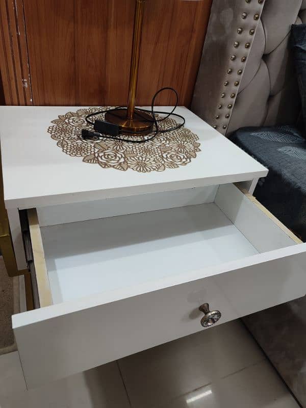 DRESSING TABLE WITH 2 SIDETABLES 7