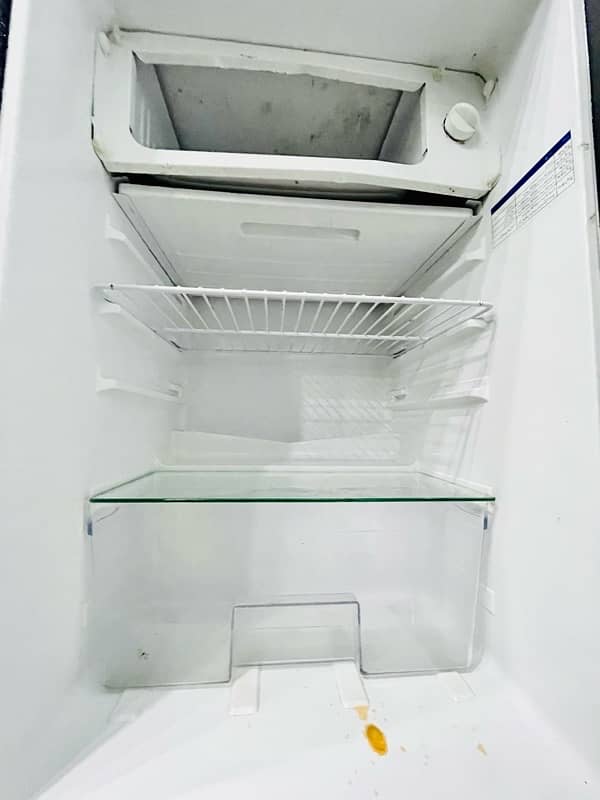 Urgent sell GNC freezer All ok   Full fresh glass door 8