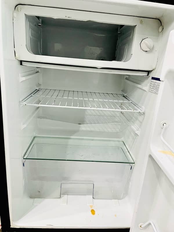 Urgent sell GNC freezer All ok   Full fresh glass door 9