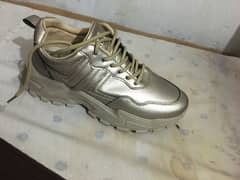 new shoes golden (41 size)