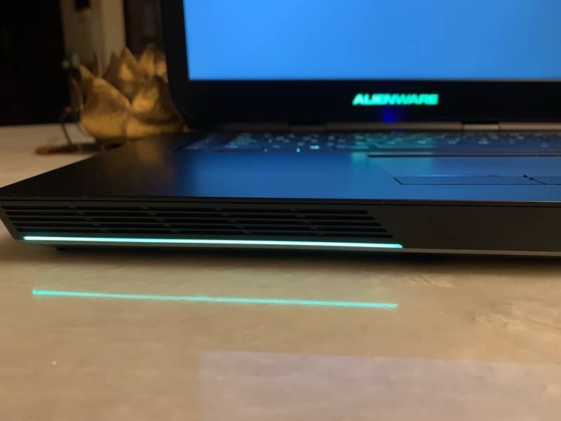 Dell Alienware 15 R4 8