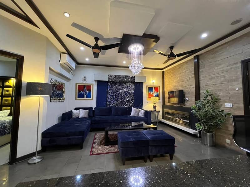 10 MARLA LIKE NEW LUXRY FURNISHED UPPER PORTION AVAILEBAL FOR RENT IN BAHRIA TOWN LAHORE 3