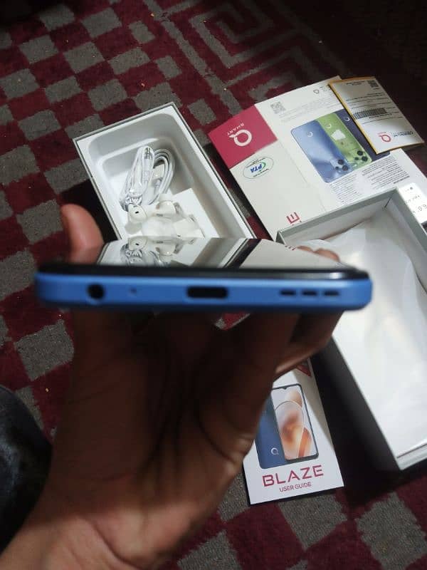 QMobile Qsmart Blaze | Just Box Open Only 4.0+4.0 64 gb Ram | 5000 Mh 3