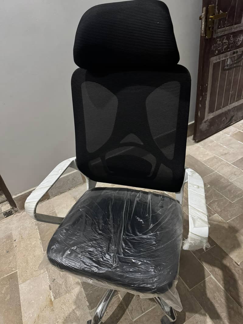 Ergonomic Office Chair WHITE 10/10 Condition 1