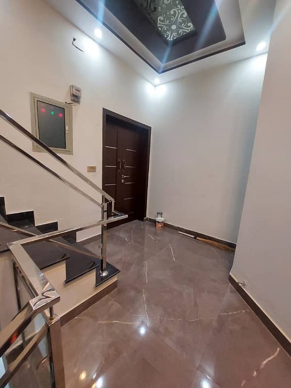 10 MARLA LIKE NEW LOWER PORTION AVAILEBAL FOR RENT IN BAHRIA TOWN LAHORE 3