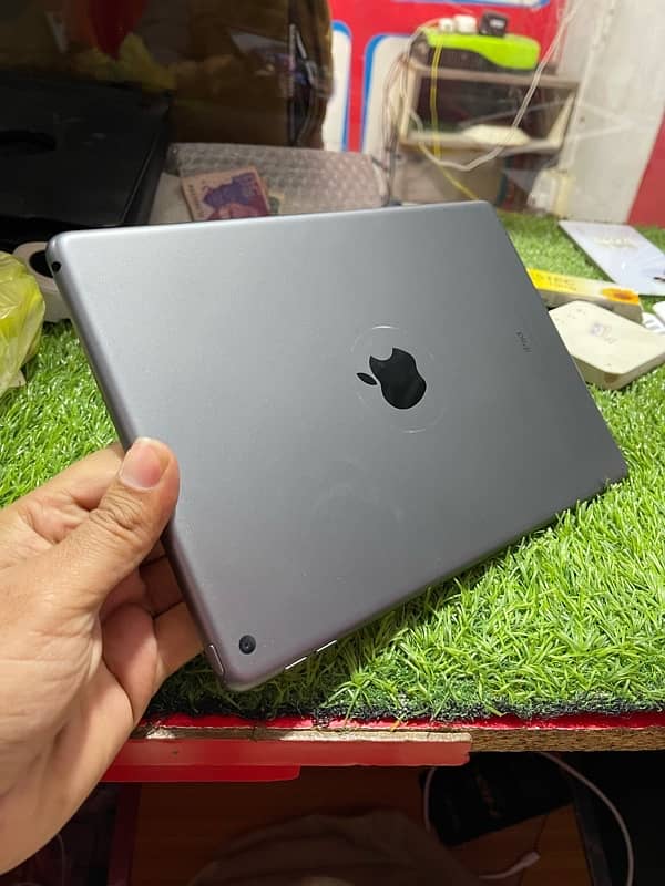 iPad 9th Generation 64GB 1