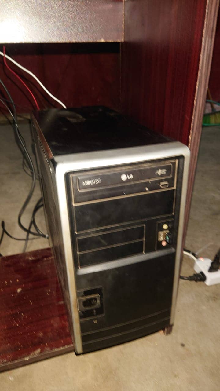 Gaming PC - i3 + 12 Gb ram + Rx 470 4GB + Gaming AAA 15