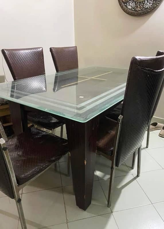 Dining Table/ 5 Chairs 2