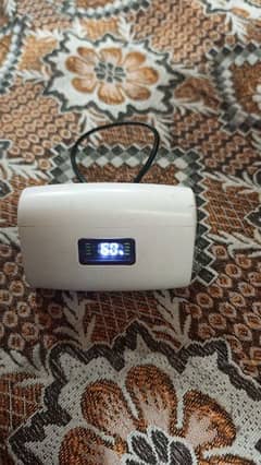 Ear Buds is ki handfree nhi hai bas charging box hai i