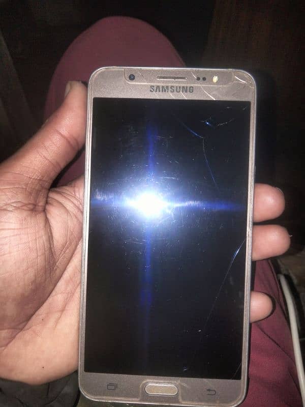 J7 2016 Samsung for sale 8000 hazar   2/16 2