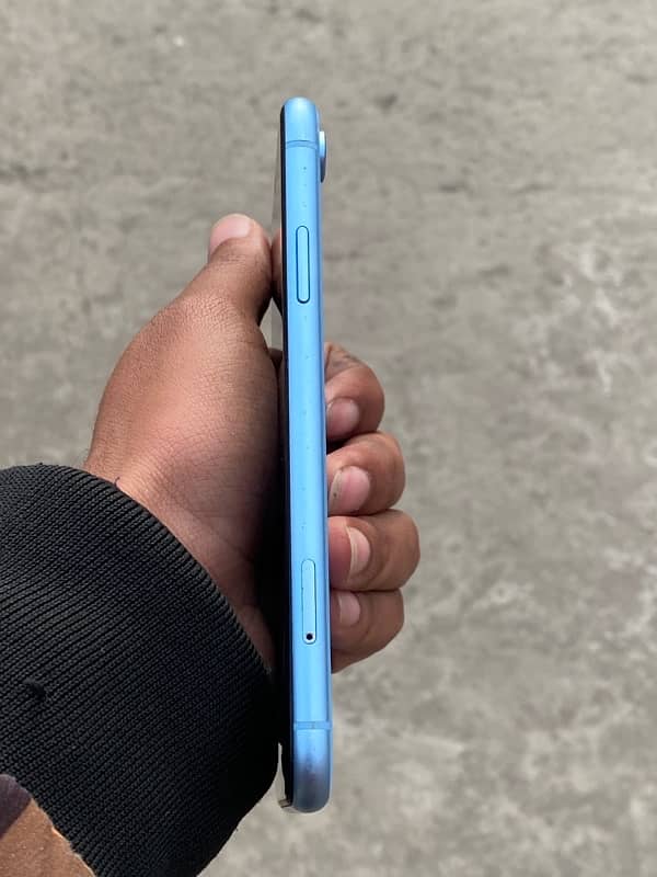 iPhone XR (128 GB PTA Approve) 2