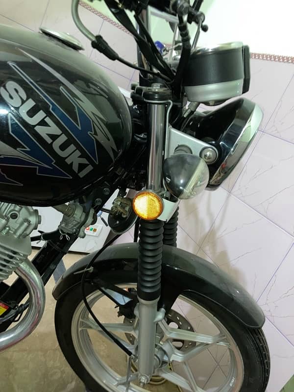 Suzuki GS 150 SE 1