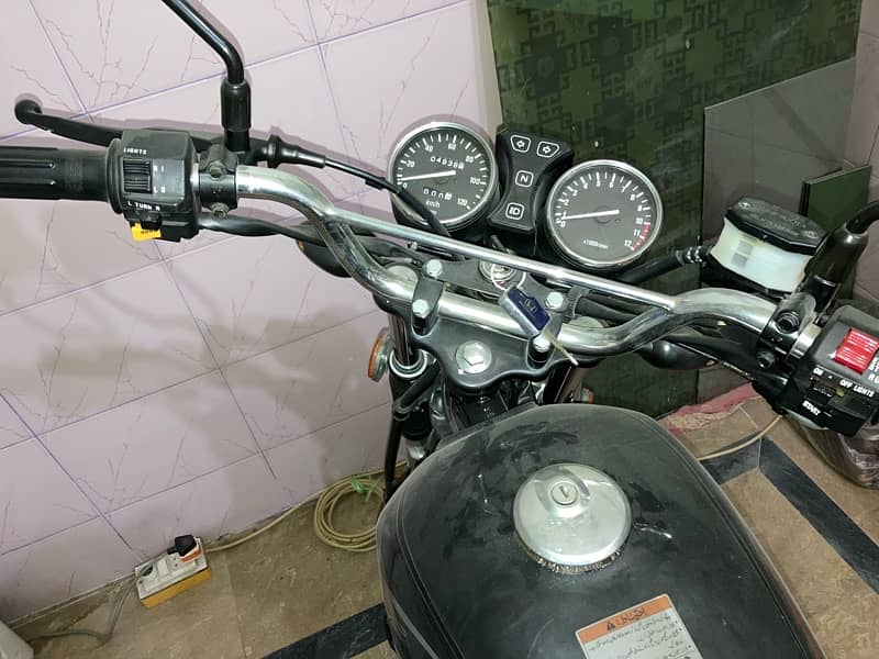 Suzuki GS 150 SE 10