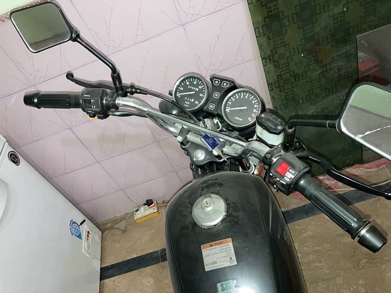 Suzuki GS 150 SE 15