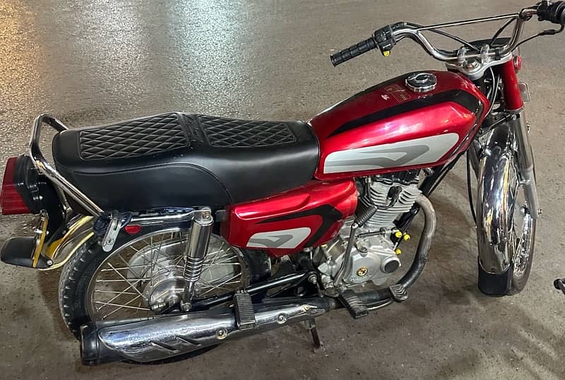 Honda 125 Red Islamabad Registered 3