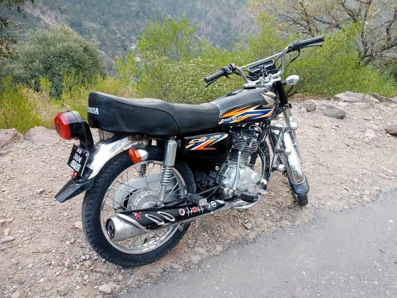 Honda 125 2028 model good condition all genuine 0