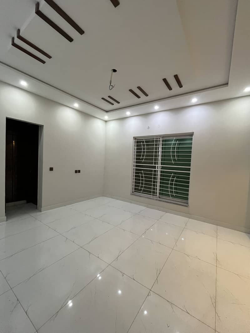 10 Marla Residential Upper Portion For Rent 6