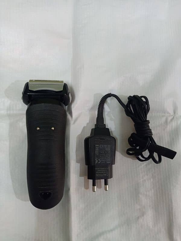 BRAUN SERIES 7 RECHARGEABLE SHAVER POWER & SINGLE 8D FLEX WET 9